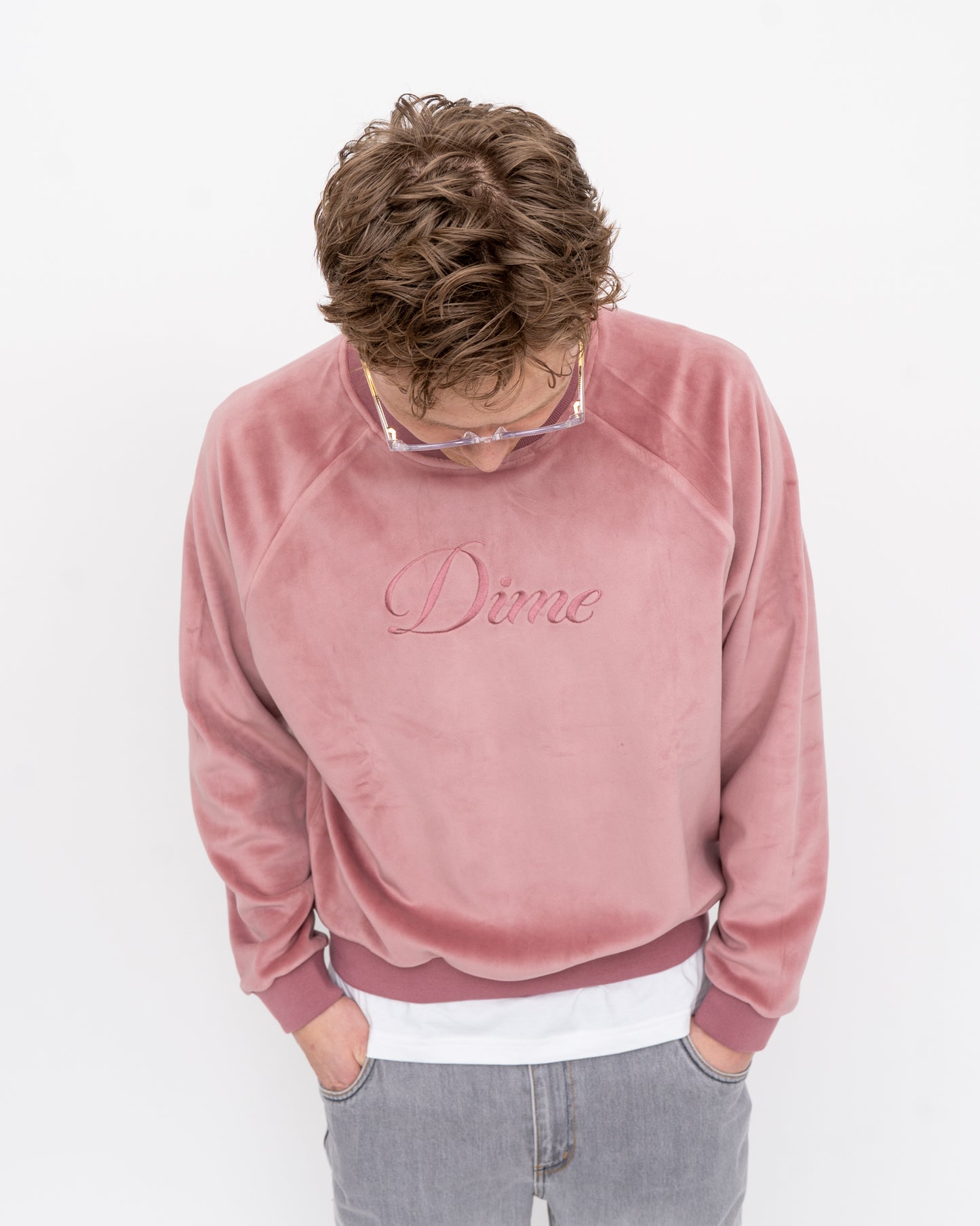 Cursive Velvet Crewneck Pink