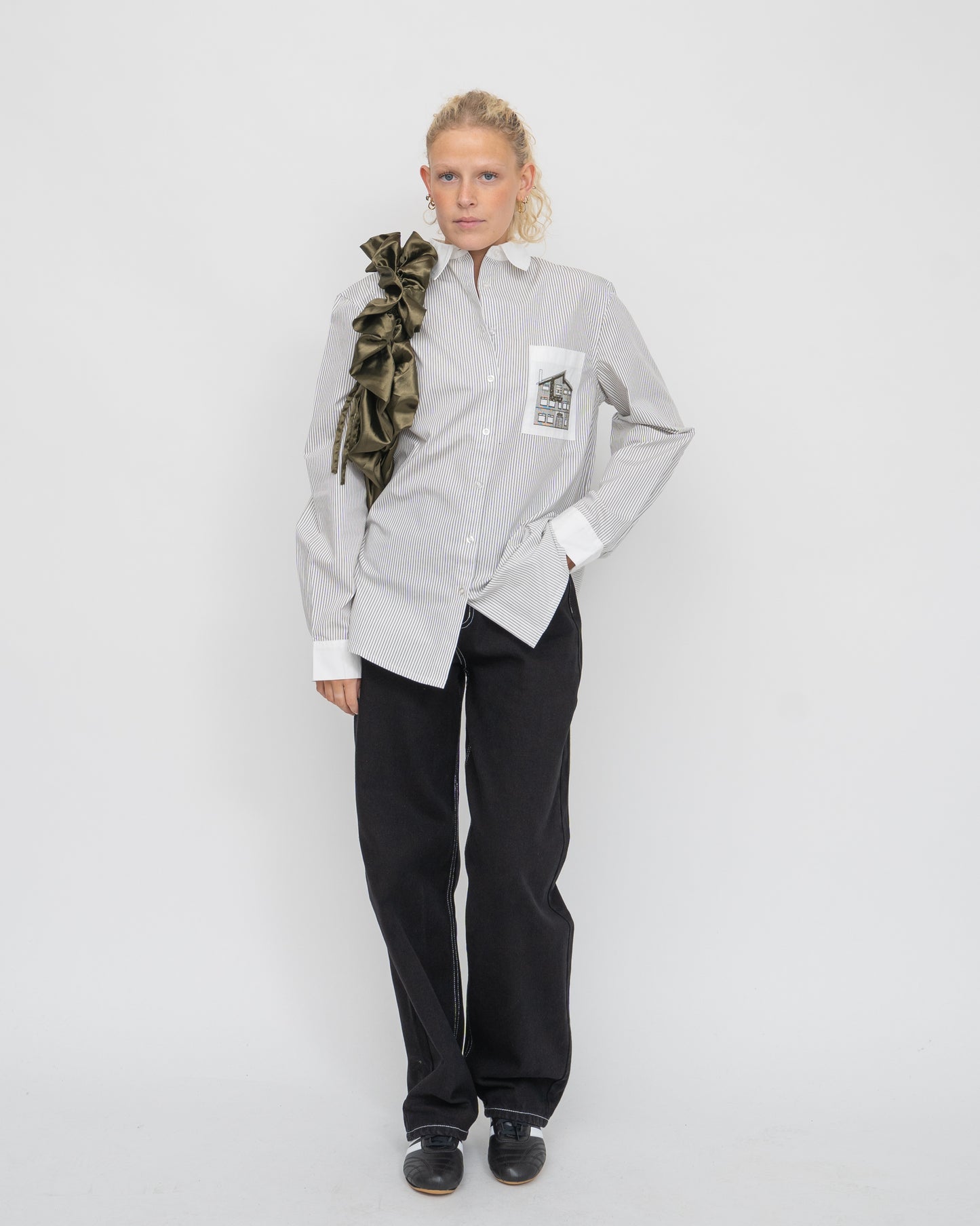 Opéra X Húrra Shirt Olive