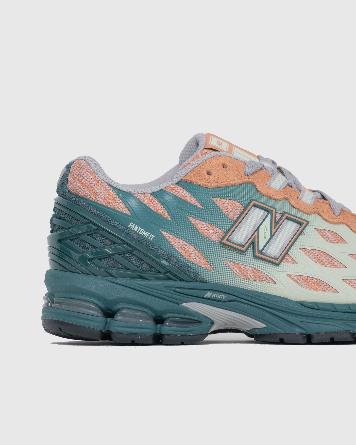 1906 New Spruce/Light Sparrow