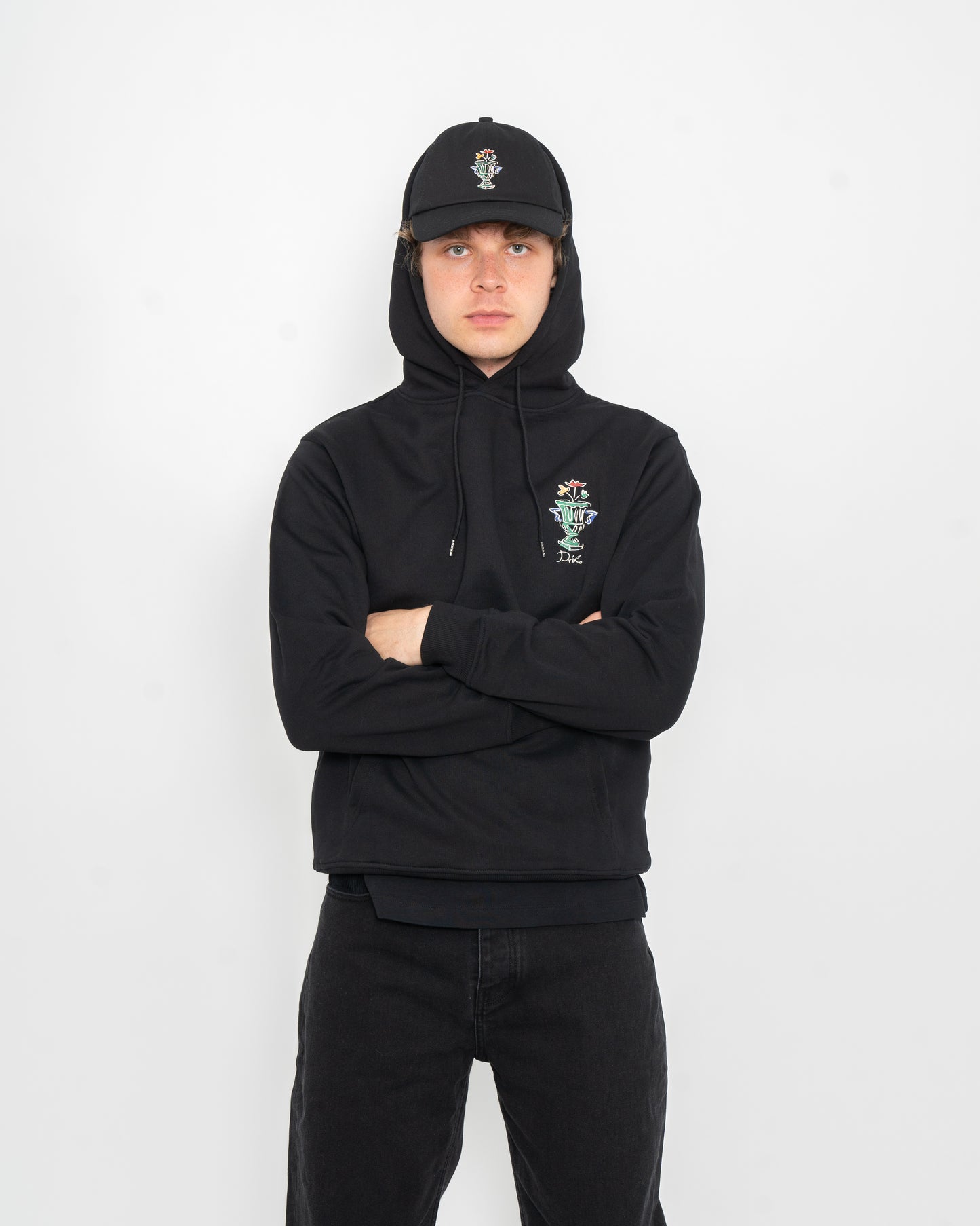 Le Hoodie Vase Black